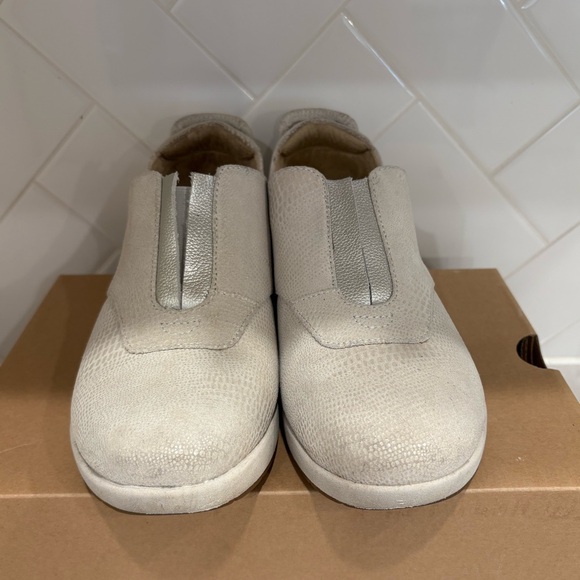 Revere Women’s Shoes Oyster Lizard Chicago Women's Slip-On Sneakers Size 8 - Picture 2 of 8